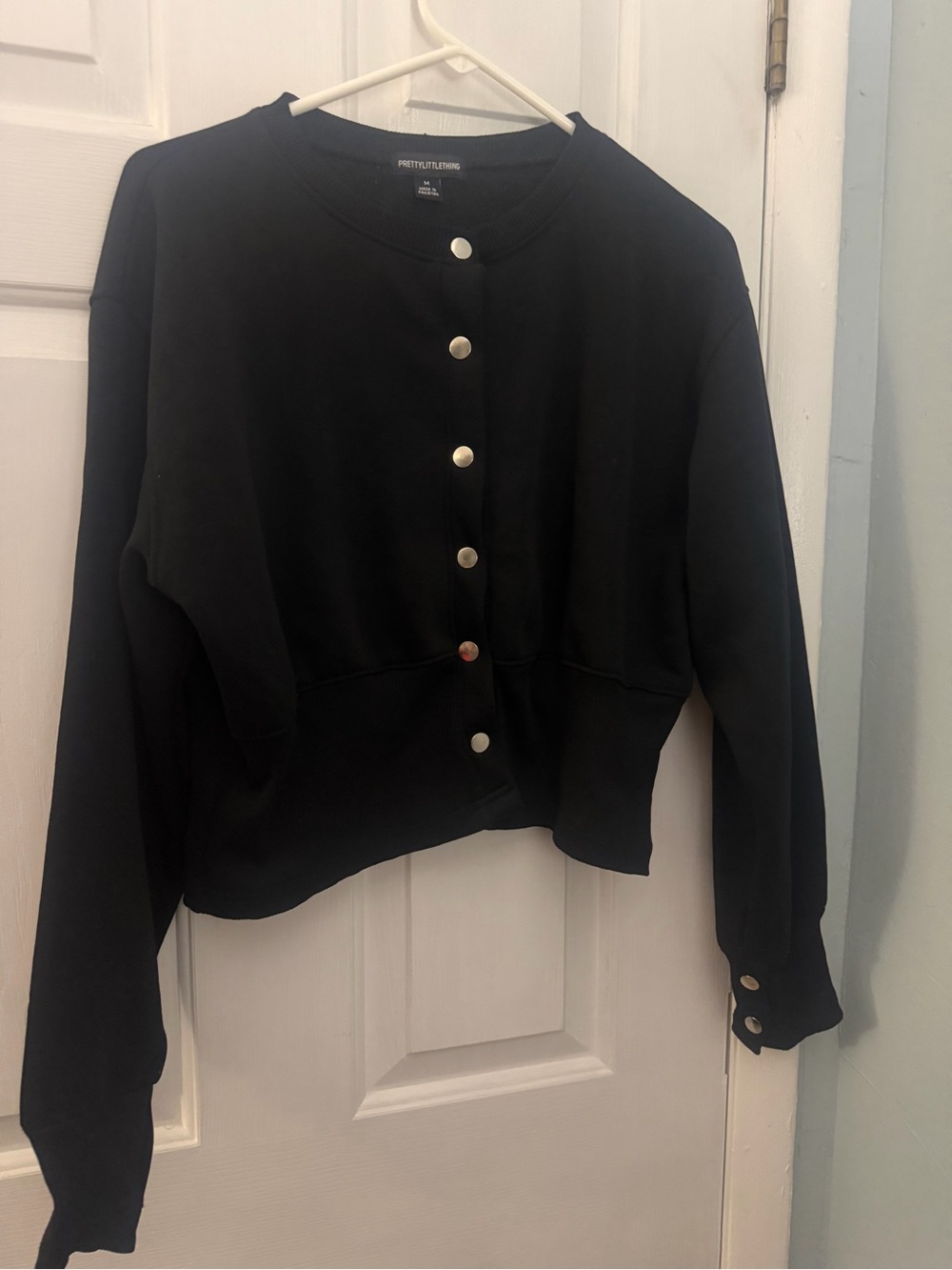 PrettyLittleThing Black Snap Button Cropped Cardigan Sweatshirt Size M